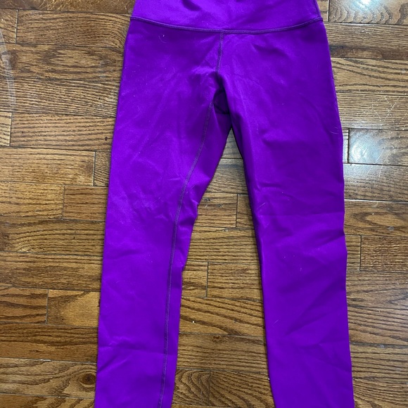 Lululemon Wunder Under crops. - Picture 3 of 3